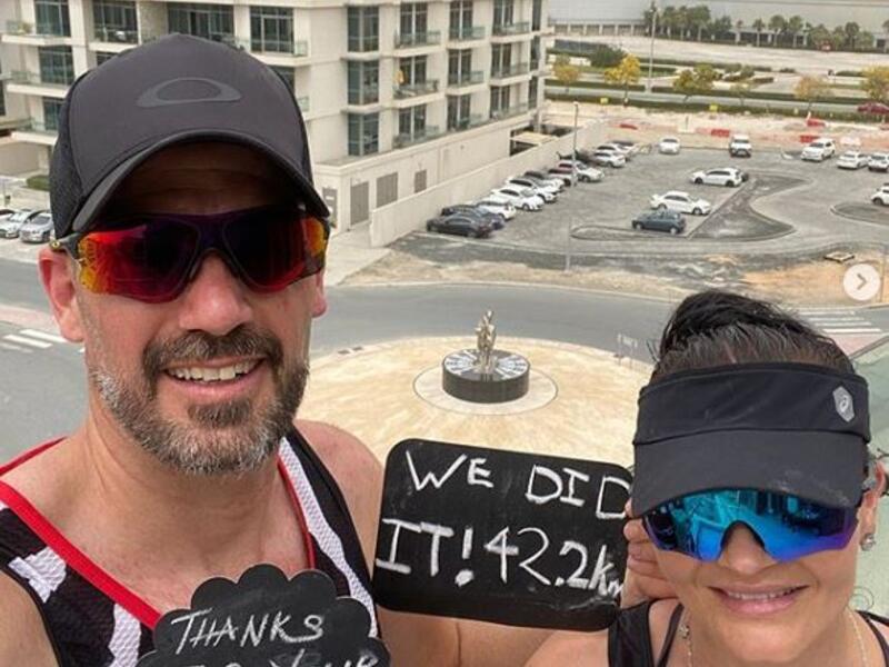 South African couple who ran a marathon on the balcony of their Dubai apartment (Twitter)