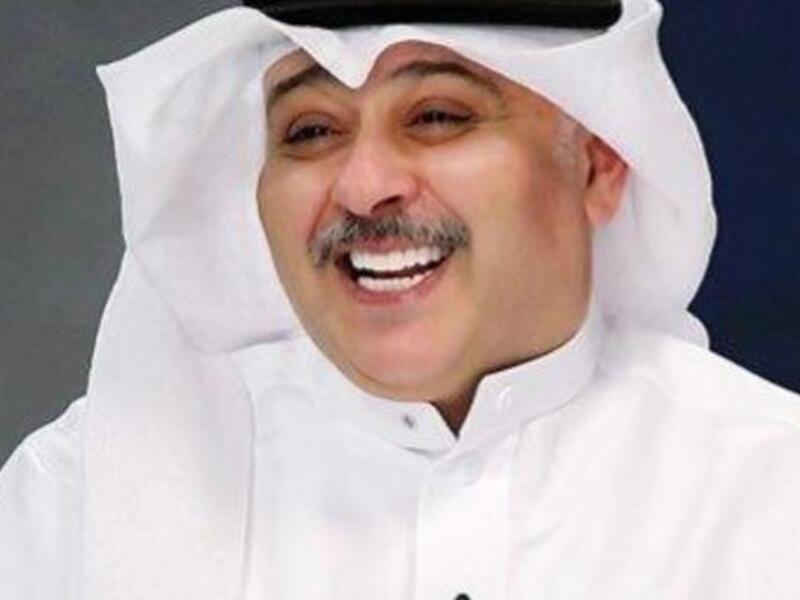 الفنان الكويتي حسين البلام يمضي وقته في العاصمة السعودية الرياض، طالبًا من أهل الكويت الالتزام بالحجر المنزلي كي يتمكن من العودة الى بلاده.
