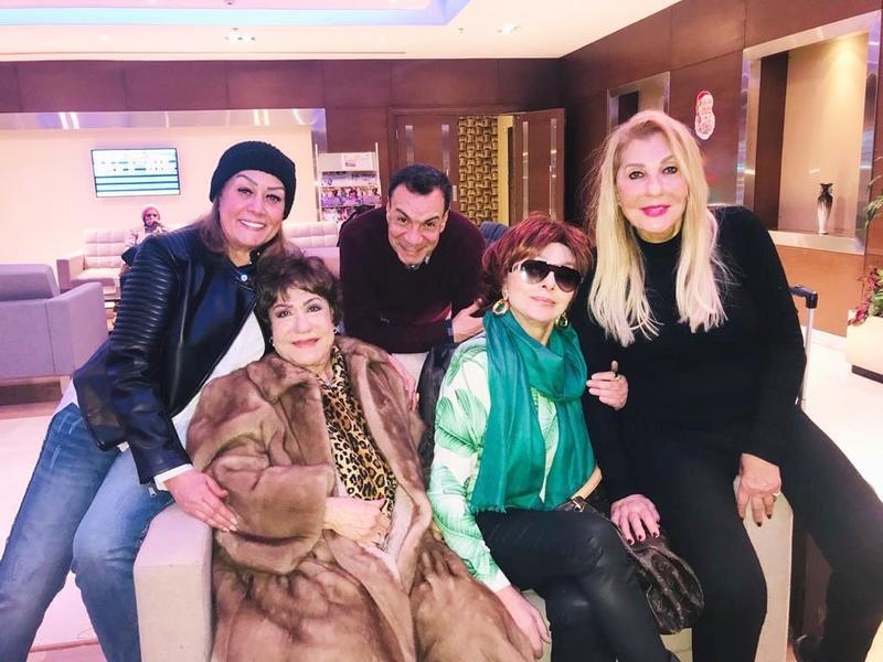 نادية الجندي ونبيلة عبيد وهالة فاخر وسميحة أيوب عالقات في بيروت بعد أن كن يصورن مسلسل "نساء من دهب" هناك.