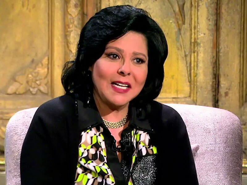 بينما حصلت الإعلامية والفنانة إسعاد يونس، على 800 ألف جنيه أو ما يعادل  50 ألف دولار أمريكي.