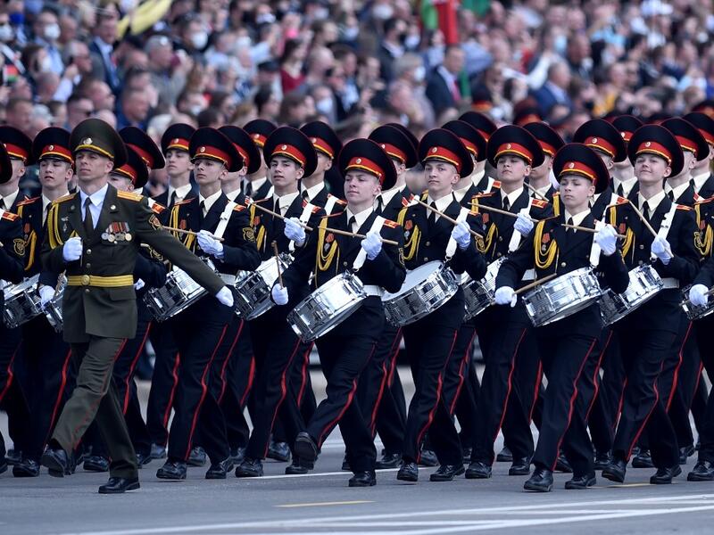 A military band takes part in a military parade to mark the 75th anniversary of the Soviet Union's victory over Nazi Germany in World War Two, in Minsk on May 9, 2020. Sergei GAPON / AFP