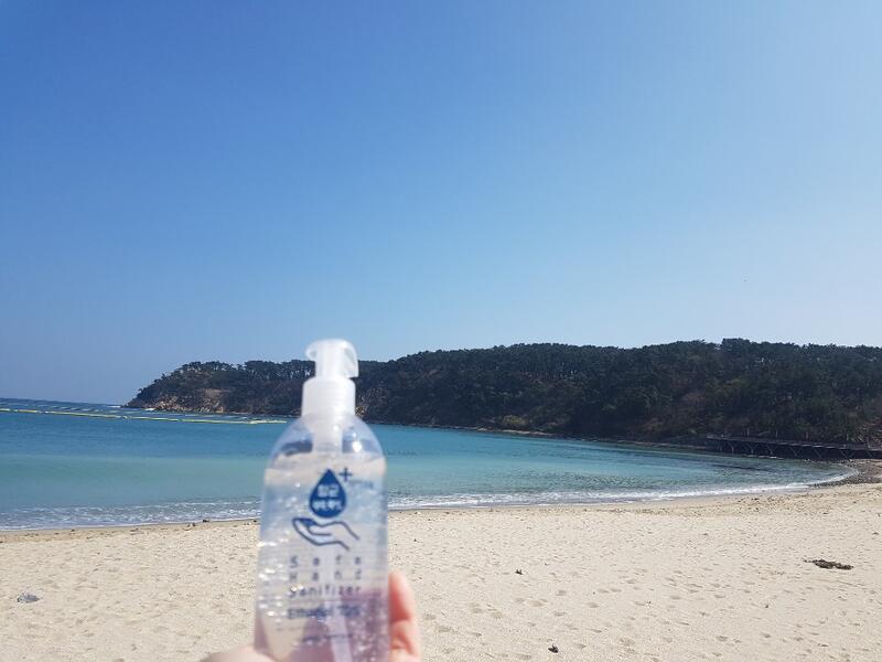 Coronacation: دمج كلمتي "كورونا" وVacation والتي تعني إجازة قسرية من العمل بسبب الفيروس.