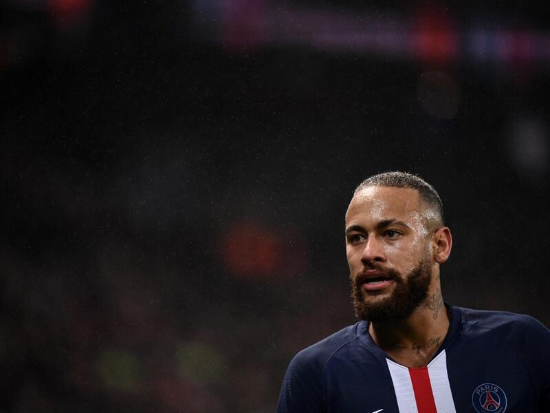 المركز الرابع: لاعب كرة القدم نيمار وجنى 95.5 مليون دولار