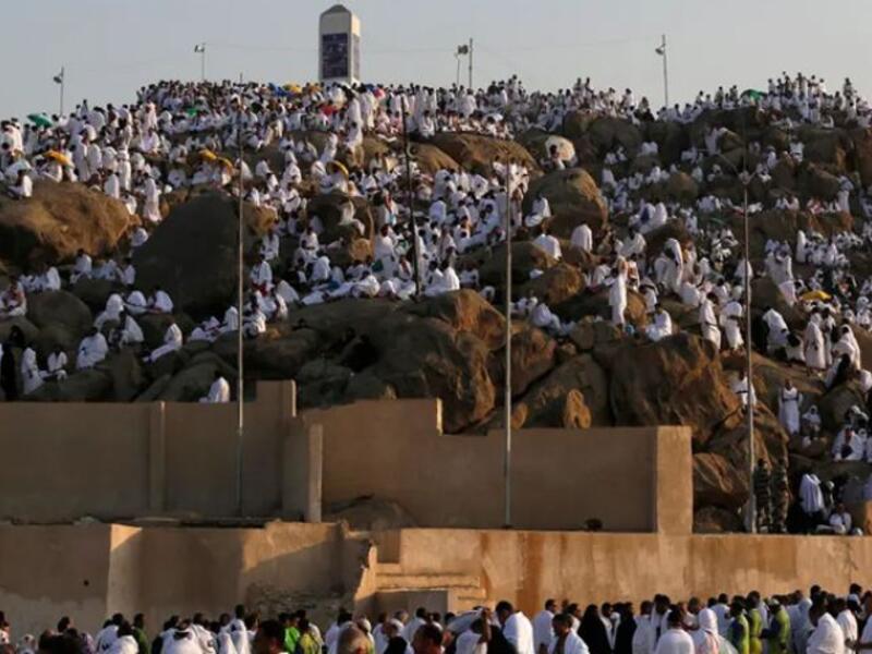 في 1831 م تفشى وباء هندي، خلال موسم الحج، ومات بسببه كثير من الحجاج.