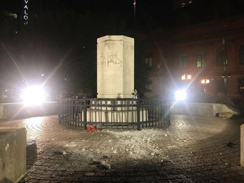 Leftists tear down Columbus statue in Baltimore (Twitter)