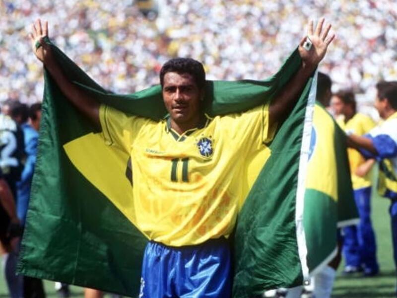 المركز الثاني: البرازيلي روماريو برصيد 772 هدفاً خلال 994 مباراة