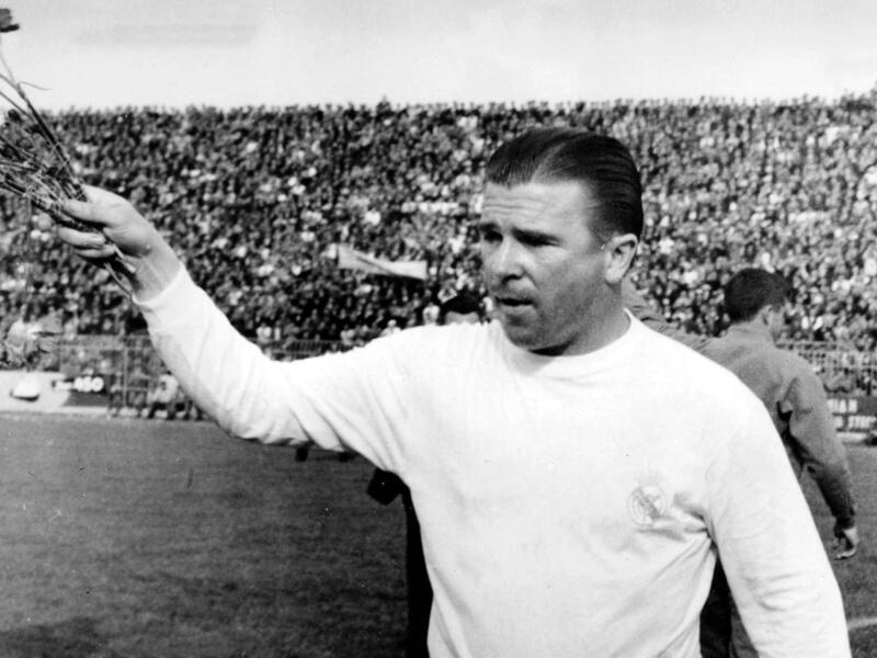 المركز الخامس: الهنغاري فيرينس بوشكاش برصيد 746 هدفاً خلال 754 مباراة