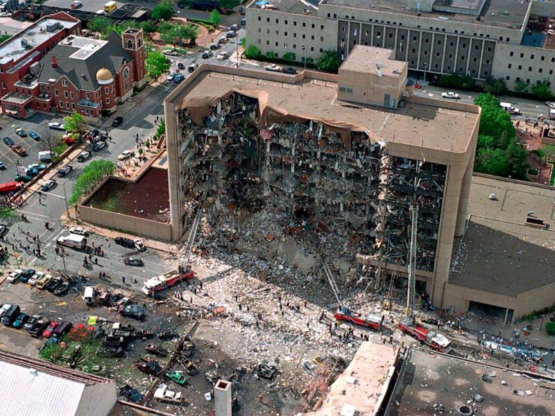 1995 في أمريكا: قام "تيموثي مكفاي" بتفجير سيارة محملة بهذه المادة الفتاكة أمام مبنى "ألفريد ب.موراه" الفدرالي بمدينة أوكلاهوما، وأسفر عن مقتل 168 شخصًا.