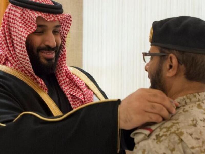 حاصل على بكالوريوس علوم عسكرية تخصص مدرعات من كلية الملك عبدالعزيز الحربية، وماجستير علوم عسكرية من كلية القيادة والاركان للقوات المسلحة.