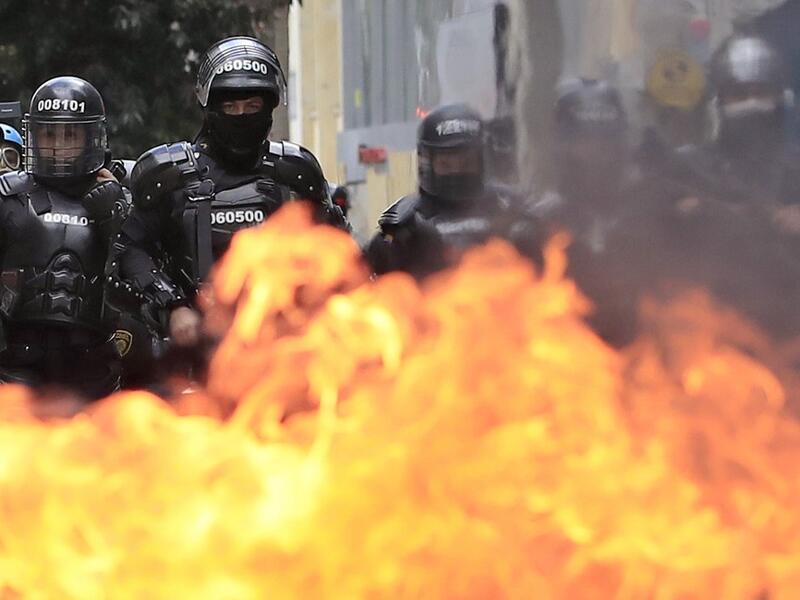 Bogota's Mayor Claudia Lopez, apologized this Sunday for the abuses of the public force, in a ceremony that gathered relatives of the dead and wounded during the bloody protests that broke out five days ago against police brutality in Colombia. DANIEL MUNOZ / AFP
