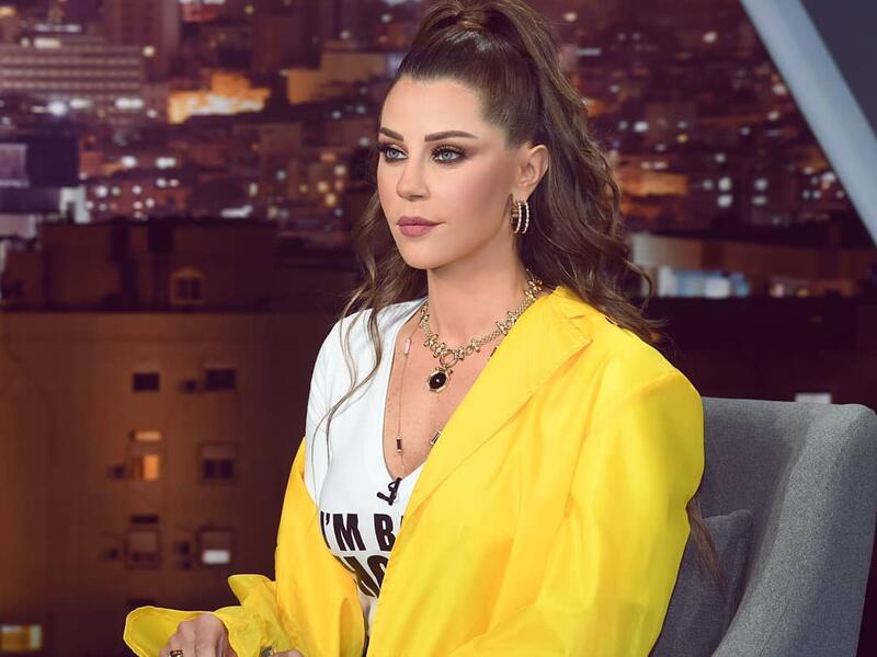 كارلا حداد تدخل القفص الذهبي بعد طلاقها بـ أشهر وتطبع القبلة الأولى على شفاه عريسها!