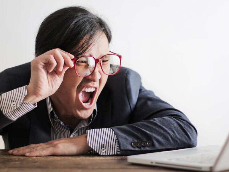 كيف تتعامل مع مديرك السيء في العمل ؟ 