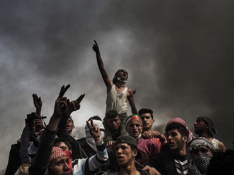  Palestinians scream during the ‘Great March of Return’ protest at Gaza’s Eastern border with Israel, April 2018.⁣ From ‘The Great March of Return’ by Fabio Bucciarelli (@fabio_bucciarelli) for Yahoo News (@yahoonews).⁣ (Instagram)