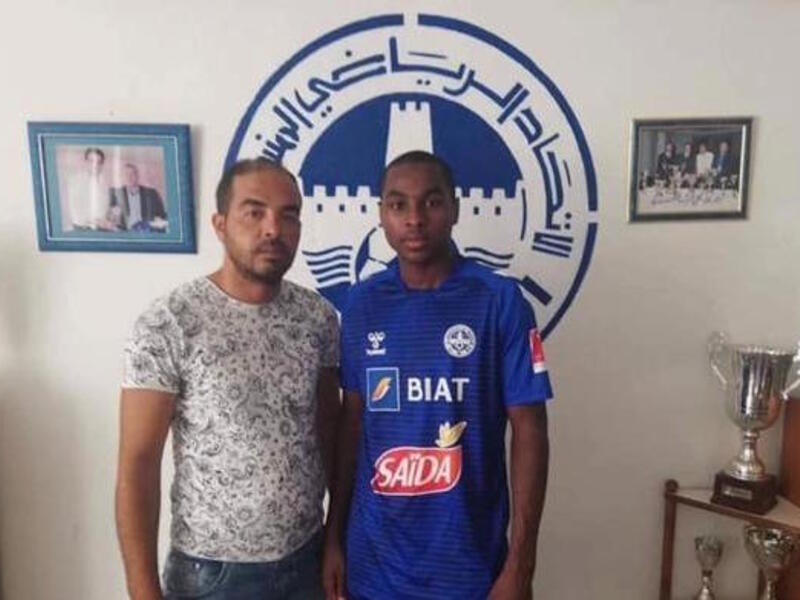 Mohamed Makari on the right (Photo: kooor.com)
