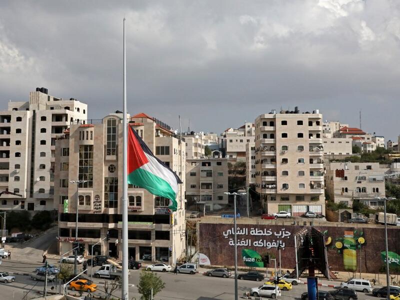 According to the Palestinian presidency, Erekat, a lung transplant recipient who suffered from pulmonary fibrosis, "died at Hadassah Hospital" in Jerusalem, where he had been hospitalised since October 18. HAZEM BADER / AFP