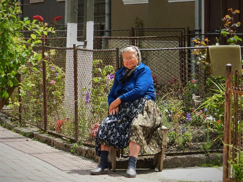 An elderly woman living in a small village near Arad, Romania/Photo by Ewelina Lepionko