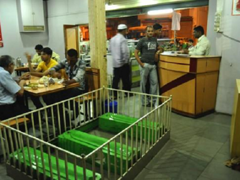 5. New Lucky Restaurant