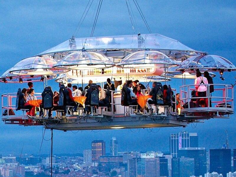 8. Hanging restaurants: