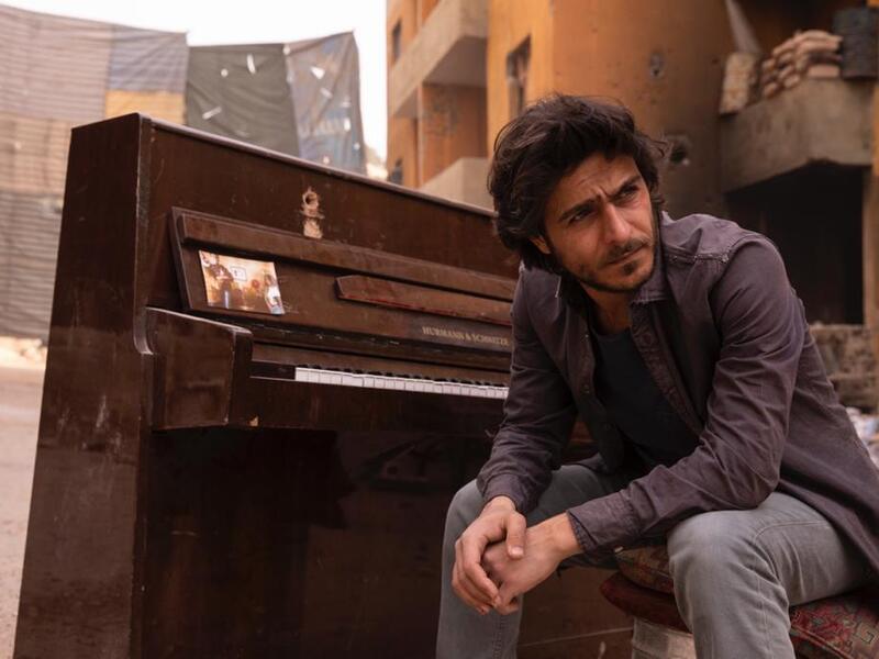 الفيلم اللبناني (مفاتيح مكسورة): تدور أحداثه حول "كريم" الشاب الذي يعيش في مكان ما في الأراضي العراقية والسورية، التي احتلها مقاتلو داعش الإرهابي، ويحلم بالهروب إلى أوروبا ليصبح موسيقيًا وسط مجتمع بدأ يمنع الموسيقى مع تغلغل التطرف فيه.