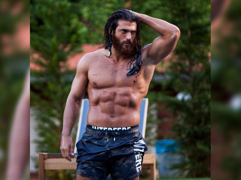 Can Yaman topless