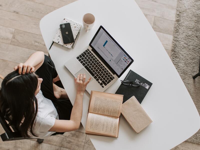 5 نصائح صغيرة لإتقان العمل من المنزل