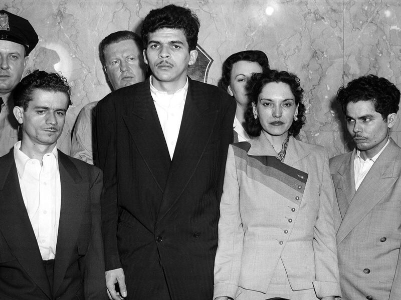 1954: فتحت مجموعة من أربعة مسلحين من بويرتوريكو النار عشوائيًا في قاعة مجلس النواب من شرفة الزائرين ورفعوا علم بلادهم، وأصيب خمسة من أعضاء الكونجرس بجروح. وأُلقي القبض على المهاجمين الأربعة وصدرت عليهم أحكام بالسجن لفترات طويلة خففها الرئيس "جيمي كارتر" عام 1979.