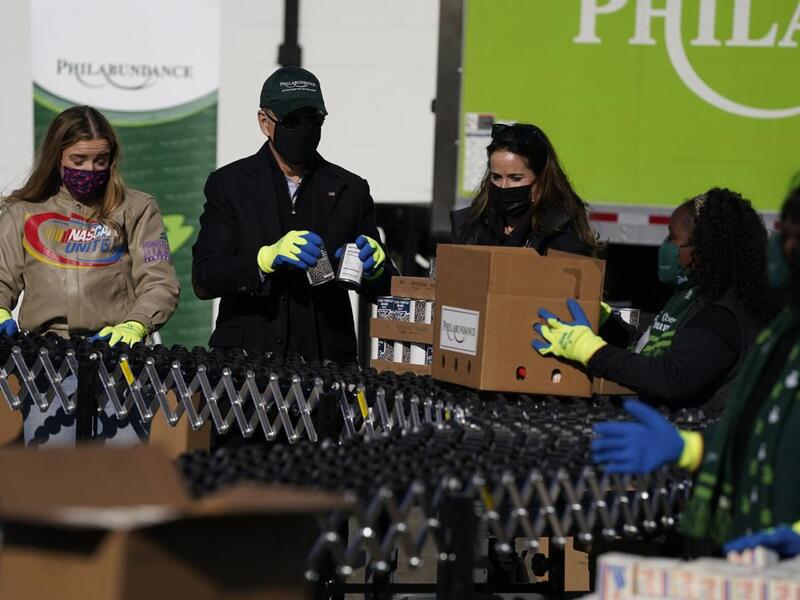 وهي ناشطة في مجال العدالة الاجتماعية، إذ أنشأت شركة "لايفليهوود" لتجارة الملابس المصنعة في الولايات المتحدة، بهدف التبرع بعائدات المبيعات لمنظمات المجتمع في وديلاوير.