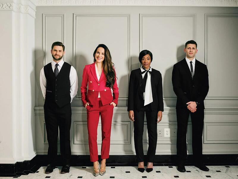 كما عملت في مجال "دعم السجينات المسنات" و"ضحايا الأسلحة" و"رعاية الأحداث" كأخصائية دعم سريري، وصنفتها صحيفة "ديلي ديلاوير" بأنها "واحدة من الـ40 شخصية الجديرة بالمتابعة في المجال التطوعي في ديلاوير" عام 2008.