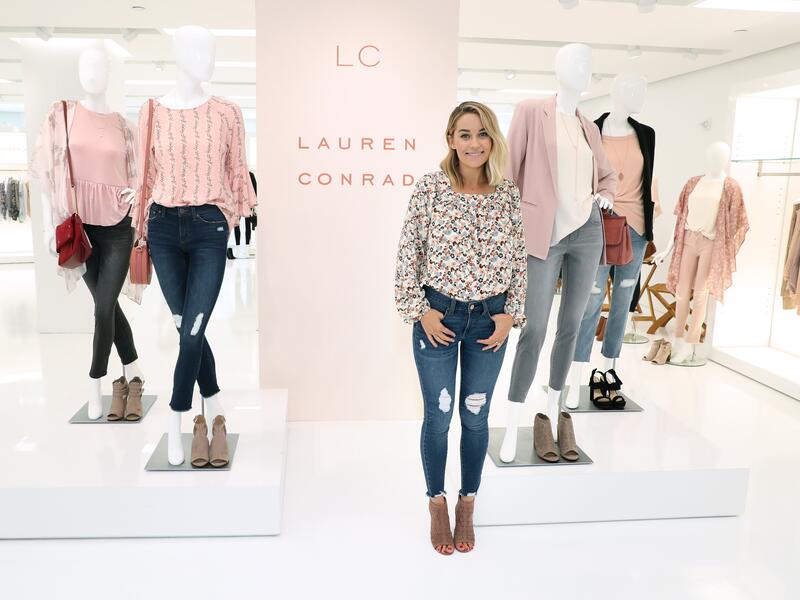 في عام 2009، أطلقت نجمة التلفزيون الواقع "لورين كونراد" علامة تجارية تحمل اسمها بالتعاون مع متجر Kohl، والتي تضم ملابس ومجوهرات بالإضافة الى الإكسسوارات.