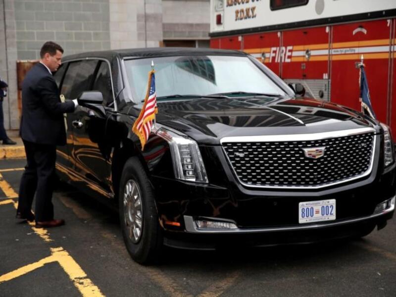 تمتلك السيارة دروع حماية تجعلها تشبه دبابة تسير على إطارات ويصل وزنها إلى نحو 9 أطنان، ويتكون هيكلها المعدني من مزيج لعدة مواد تضم التيتانيوم والألومنيوم والفولاذ والسيراميك.