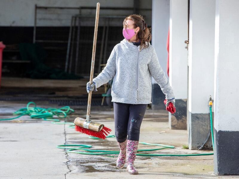 A staff member works at Wildlife Rehabilitation Ireland's new premises situated behind the Tara na Ri Pub, which is shuttered due to the Covid-19 pandemic, at Garlow Cross outside Navan in County Meath, Ireland on February 18, 2021. Since Ireland's first coronavirus lockdown pub the Tara Na Ri has been closed to regulars, but now it hosts a menagerie of new clientèle as the nation's first wildlife hospital. PAUL FAITH / AFP