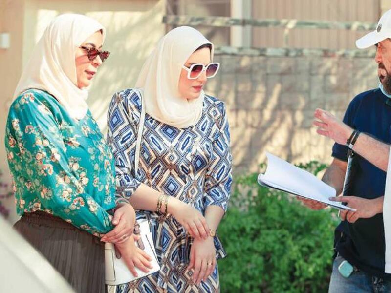 الروح والرية: تقع أحداثه في تسعينيات القرن الماضي، حيث يتناول العلاقات الإنسانية بين الأبناء وآبائهم والإخوة ومشكلاتهم، والعلاقات الزوجية والصعوبات التي تواجه الأهل في تربية الأطفال والمراهقين، حيث نعيش مع شخصيات العمل صراعاتهم اليومية وقراراتهم المصيرية.