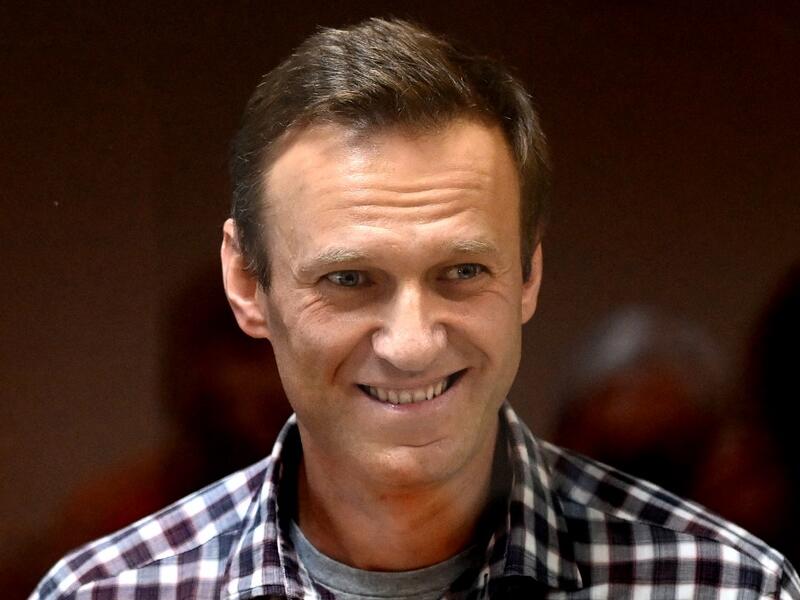Alexei Navalny's health is questioned behind bars