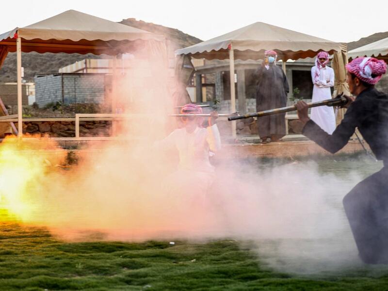Taashir is a war dance performed in Taif
