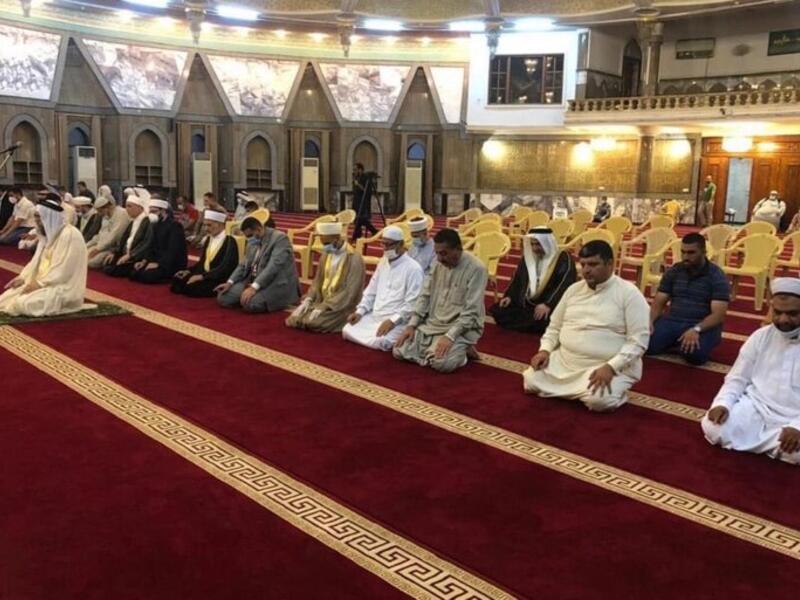 العراق: ليست لدى وزارة الصحة "نية باتخاذ إجراءات جديدة خلال شهر رمضان وهو ما يعني السماح باستمرار إقامة الصلوات الخمس، وكذلك التراويح، في المساجد.