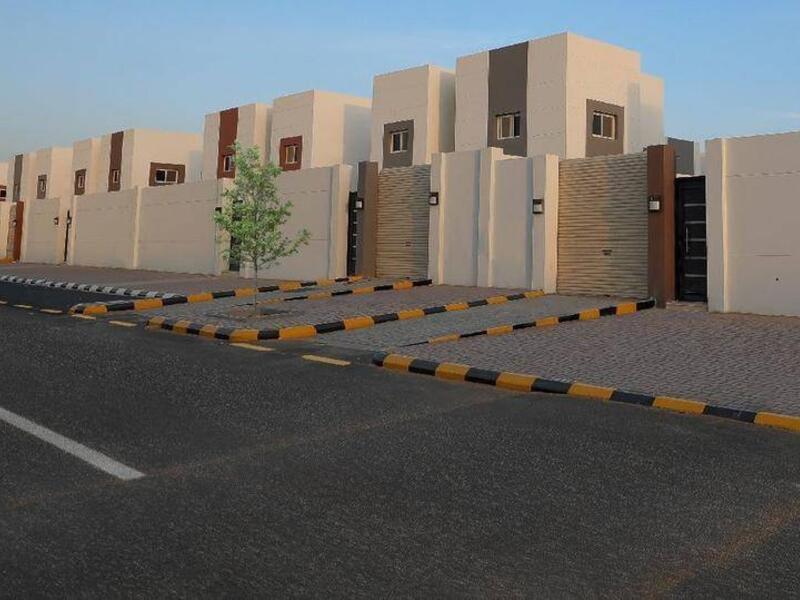 تأمين أكثر من 46 ألف وحدة سكنية: توفير السـكن الملائـم للمشـمولين بخدمـات الضمـان الاجتماعـي ومـن فـي حكمهـم، وفـق نظـام التملــك أو الانتفاع، وذلــك بالتكامـل والشـراكة مــع القطـاع غيــر الربحي وأكثـر مـن 350 جمعيـة، مـن خلال تأمين أكثر من 46 ألـف وحـدة سـكنية فـي مختلـف مناطـق السعودية.