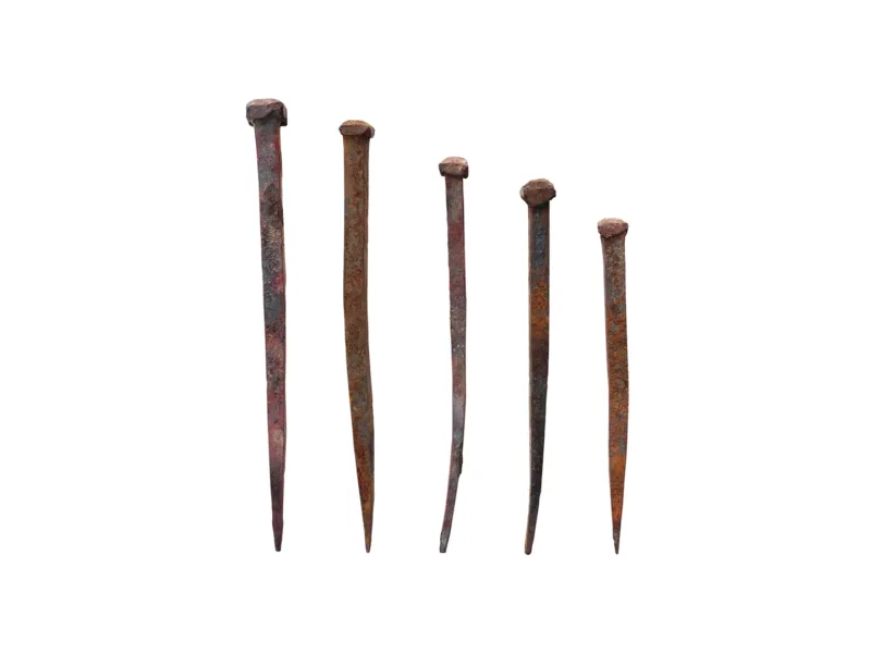 2. المسامير اليدوية