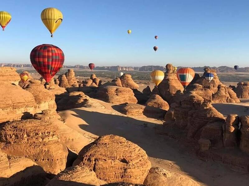 المواقع الأثرية والتراثية: وارتفاع عدد المواقع التراثية القابلة للزيارة في عام 2020م إلى 354 موقعًا بعد أن كان 241 موقعًا في 2017م.