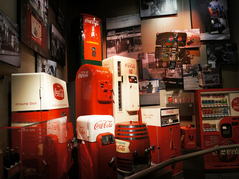 Coca-Cola Memorabilia. 8 