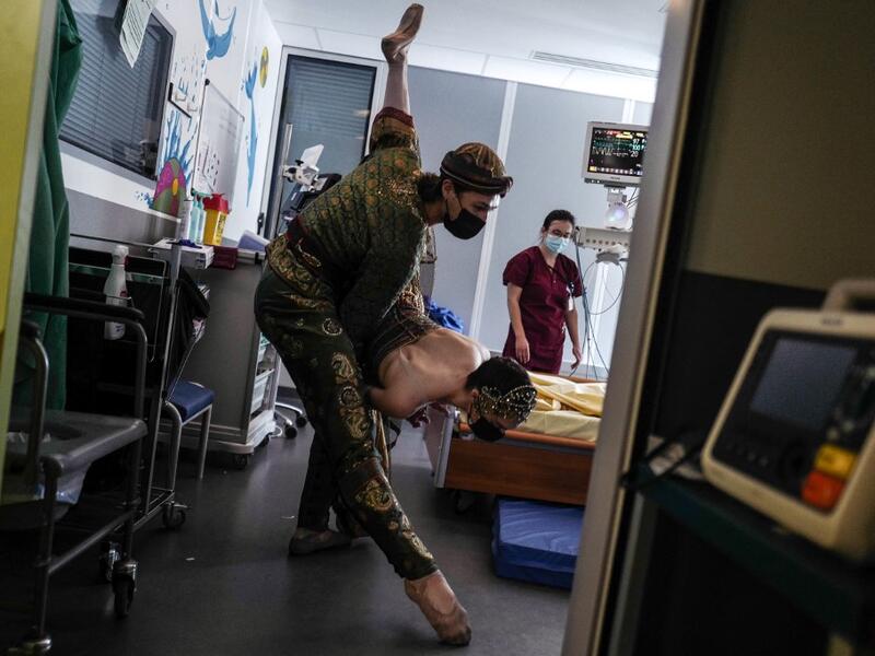 Ballet dancers in Children's hospital in Paris.