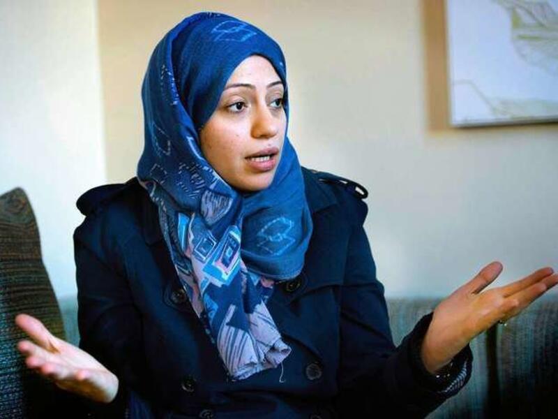 في 2009: بموجب نظام "وصاية ولي الأمر" رفع والداها عليها دعوى عقوق، وصدر بحقها مذكرة اعتقال، وفي يوليو انتقلت من الملجَأ النسائي إلى بيت أخيها، ورفعت قضية العضل ضد والدها الذي منعها من الزواج.