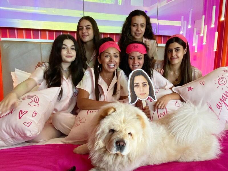 مسلسل "مدرسة الروابي للبنات" من بطولة: أندريا طايع، ركين سعد، نور طاهر، وهو من التأليف تيما وإسلام الشوملي وشيرين كمال وإخراج تيما الشوملي.