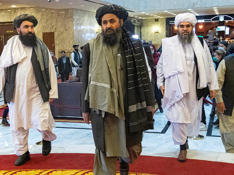 نائب القائد عبد الغني برادار: ولد في ولاية أرزغان ونشأ في قندهار تغيرت حياته بسبب الغزو السوفياتي عام 1979 وأصبح مجاهدًا، ويُعتقد أنه قاتل إلى جانب الملا عمر، كان القائد العسكري لطالبان عندما اعتقل في 2010 وقد أطلق سراحه في 2018، ثم عين رئيسًا لمكتبهم السياسي في  الدوحة، حيث قاد المفاوضات مع أمريكا والتي أدت إلى انسحاب القوات الأجنبية من أفغانستان.