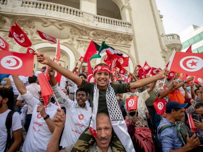 2,000 demonstrators gathered in Tunis