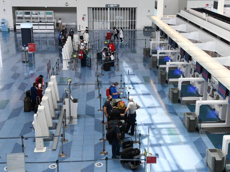 يحتوي المتحور "مو" على كوكبة من الطفرات التي تشير إلى خصائص محتملة للهروب المناعي، أي تجنب الدفاعات المناعية.