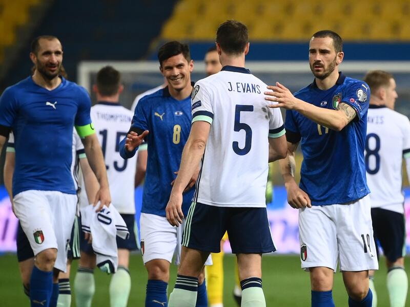 من مواجهة الذهاب بين إيطاليا وإيرلندا الشمالية التي فاز فيها بطل أوروبا 2-0