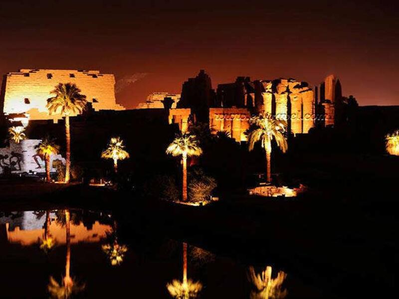 ويرمز الكبش في الثقافة المصرية القديمة إلى الخصوبة،  وكان أبناء طيبة يحتلفون بعد انتهاء موسم الحصاد بعيد إله مدينتهم "آمون"، حيث يخرج الكهنة بتمثال الإله من معبد الكرنك في زيارة خاصة لنسائه في معبد الأقصر، حيث يقضي هناك أحد عشر يومًا.