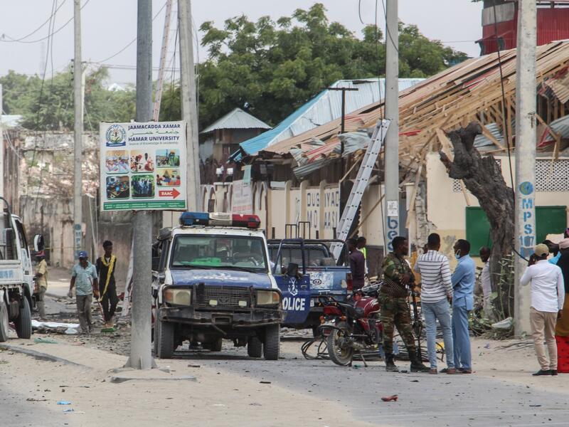 Bomb blast kills 1, wounds 2 regional lawmakers in southern Somalia