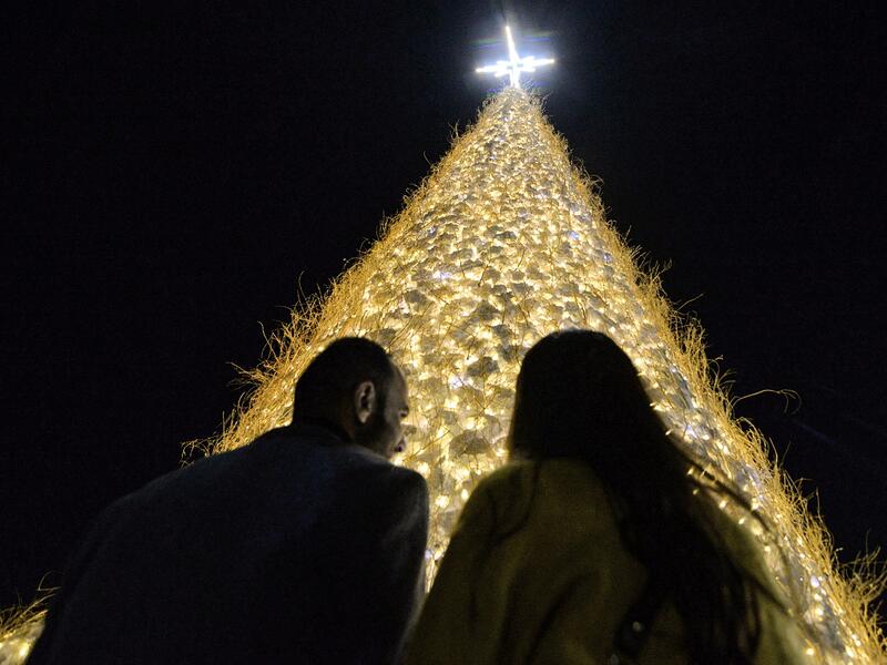 The World Wears Christmas Spirit Despite Omicron Fears