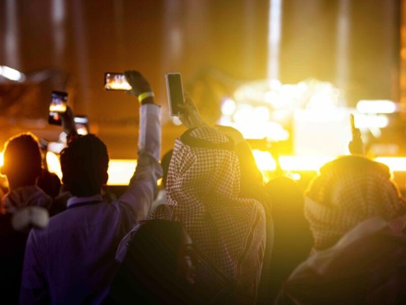 يتضمّن سباق فورمولا إي الدرعية إحياء الحفلات الموسيقية مع ليلتين من الترفيه والمتعة بعد نهاية كلّ سباق (سيتم الإعلان عن الفنانين المشاركين لاحقًا)